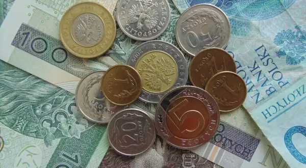 Czy warto inwestować w waluty? Korzyści, ryzyka i porady dla początkujących